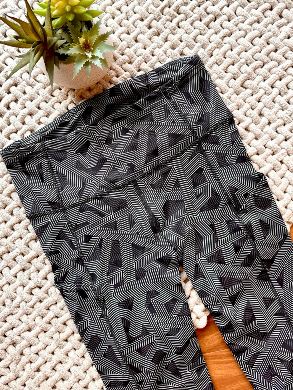 Lululemon | Fast and Free Tight II Non-Reflective Nulux Black Labyrinth | 6